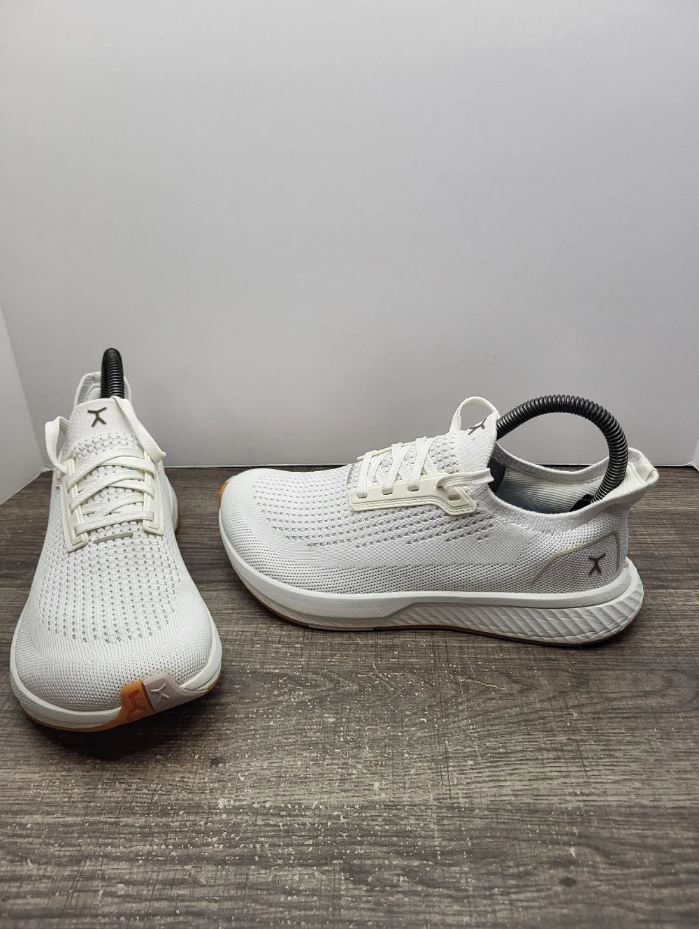 Flux Footwear Adapt Runner White Athletic Knit Shoes Women's Sz 6.5 Running